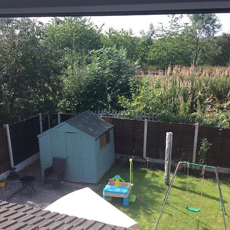 Stunning Homestay In Wolverhampton Bushbury Екстер'єр фото