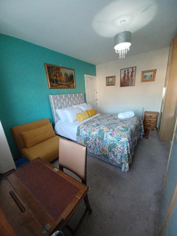 Stunning Homestay In Wolverhampton Bushbury Екстер'єр фото