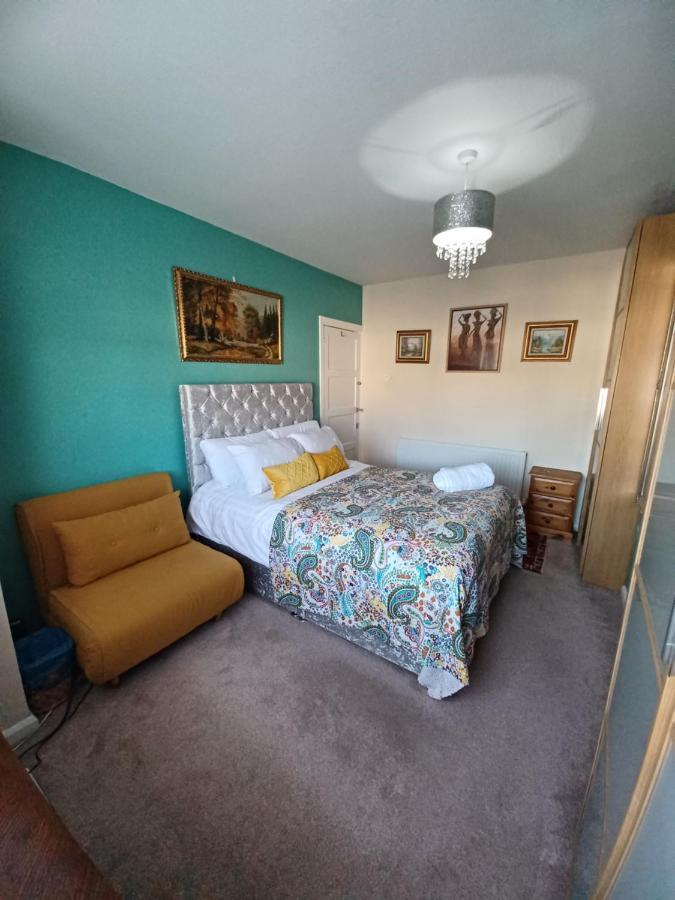 Stunning Homestay In Wolverhampton Bushbury Екстер'єр фото